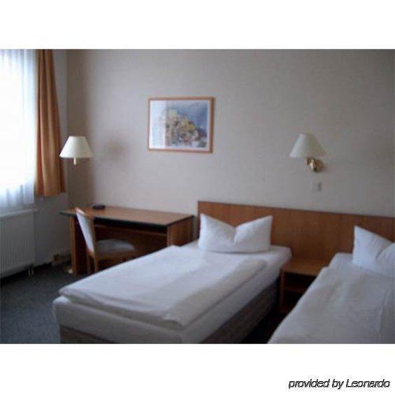 Hotel Kubrat An Der Spree Berlin Exterior photo